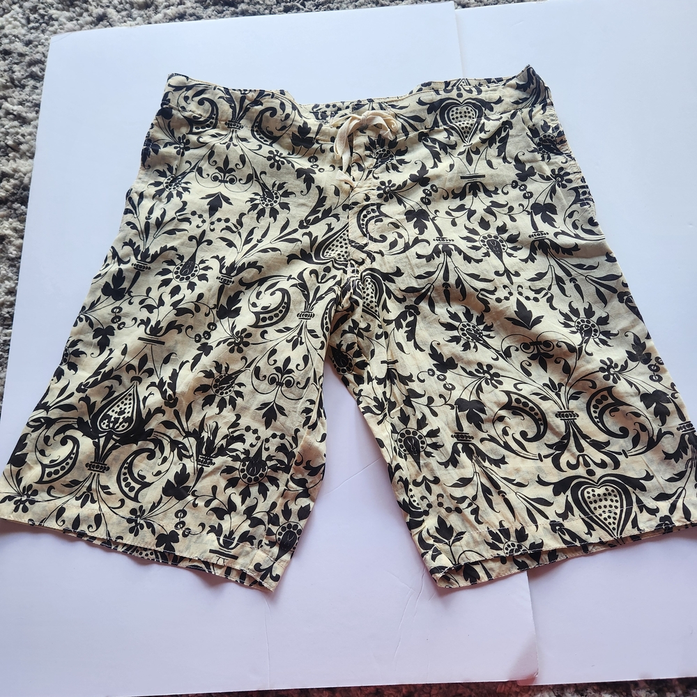 Cream and Black Flat Front Shorts with Ornate Pattern 20.5" Length